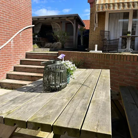 & | 8 Personen | Egmond Aan Zee Apartment